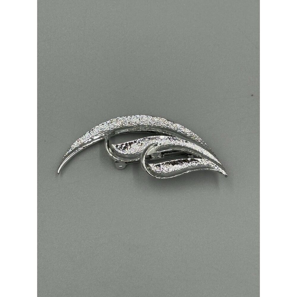 Vintage Gerry's Signed Statement Silver Colored Abstract Lapel‎ Pin